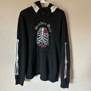 Members Only Black Skeleton and Roses Graphic Hoodie XL